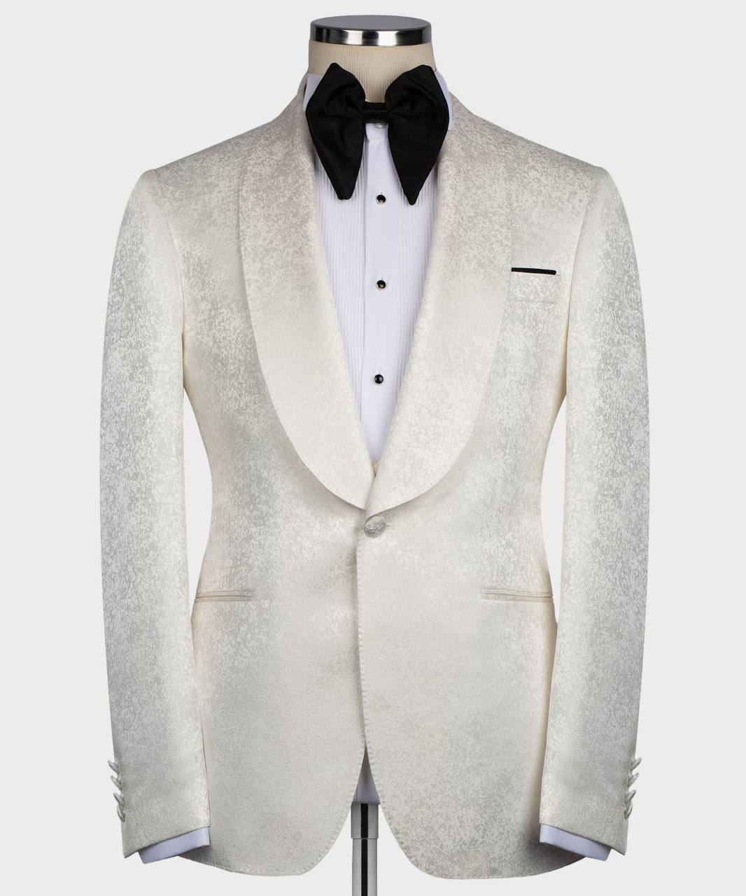 Buy White Tuxedo Online with the Best Custom Tailoring in Cincinnati