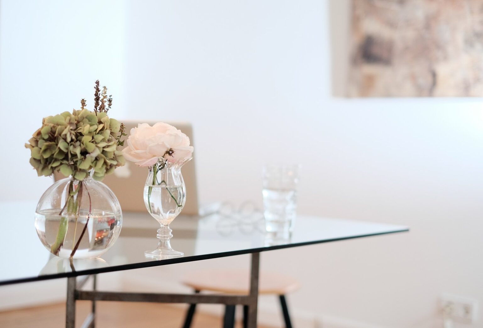 What to Look for When Ordering a Custom Glass Table Top Online