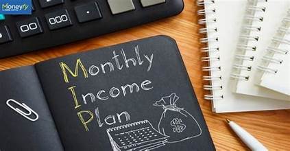 How Does Compounding Work in a Monthly Income Investment Plan?